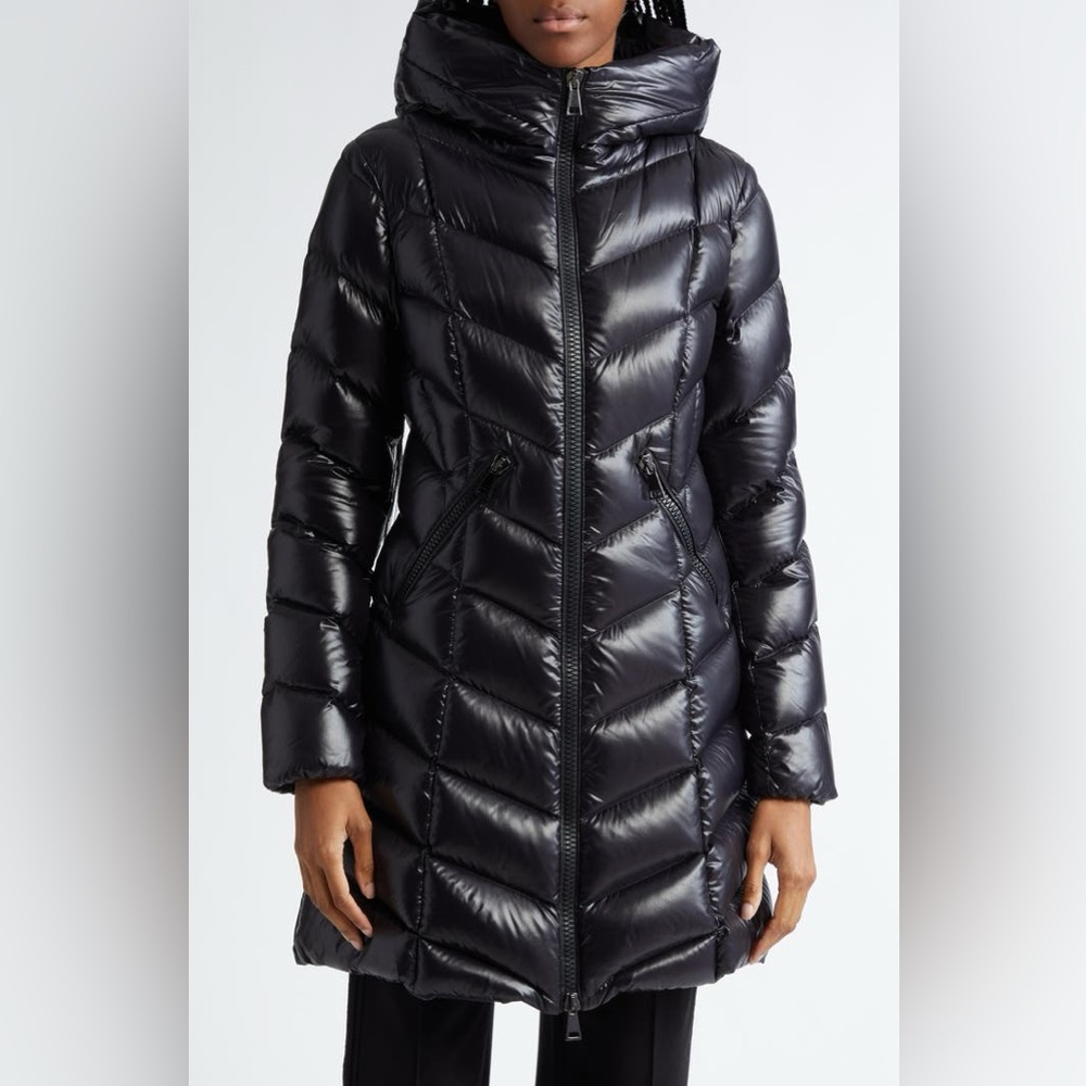 Moncler Marus Hooded Down Puffer Jacket